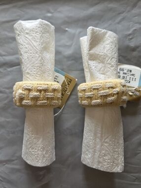 New! Napkin Rings - Pfaltzgraff - Pale Yellow and Cream